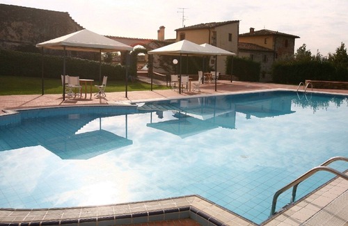 Santomato Apartment | Two-room apartment "Farm CASALBOSCO" an ancient medieval village in the countryside