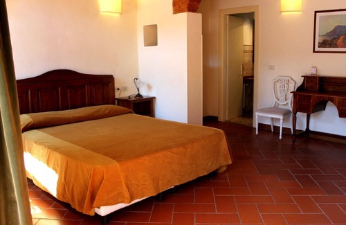 Santomato Apartment | Two-room apartment "Farm CASALBOSCO" an ancient medieval village in the countryside