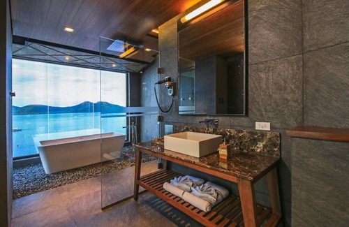 Coron Town Proper Hotel | Two Seasons Coron Bayside Hotel