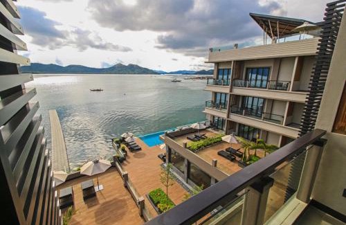 Coron Town Proper Hotel | Two Seasons Coron Bayside Hotel