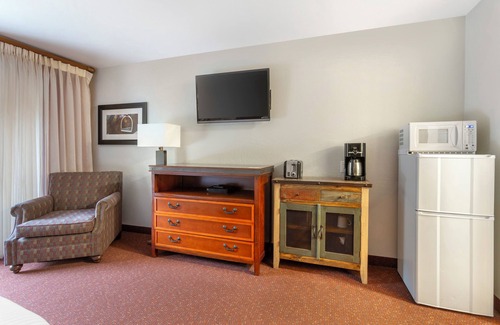 Kohls Ranch Apartment | Two Serene Units! Group Outdoor Travel, Near Woods Canyon Lake, Pool