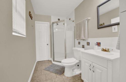 Lynn Haven House | Two Spaces in One Main House and Guest House 25 Min to PCB