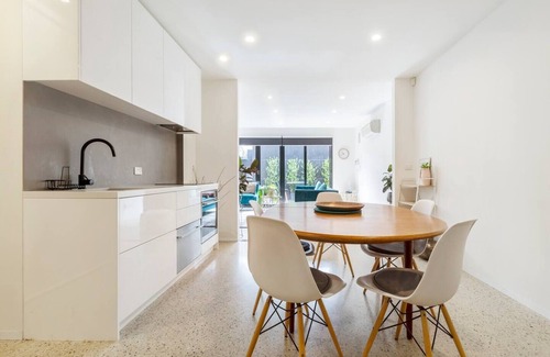 Carlton North House | Two Storey Leafy Garden Retreat near the CBD