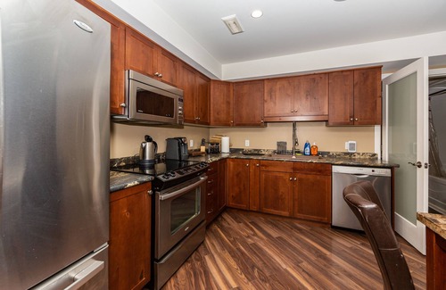 Port Stanley House | Two Storey on Bessie - only a minute walk to the Beach!