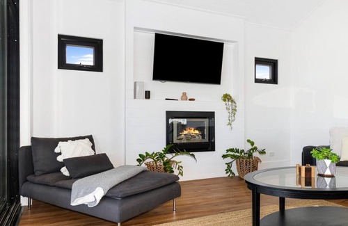 Geographe House | Two-Storey with Marina Views