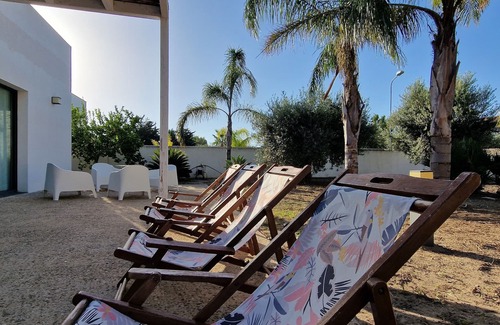 Contrada Fiori Sud Villa | Two-story villa with garden a stone's throw from the sea