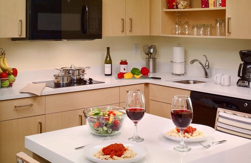 Somerset Hotel | Two Suites with Full Kitchen, Pool & Gym Close to Rutgers University