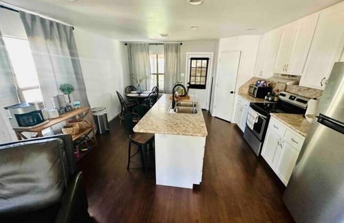 Canyon Lake House | Tx Hill Country Lake Home & Casita🏡 Hot-tub, 🦮 friendly, fenced backyard.