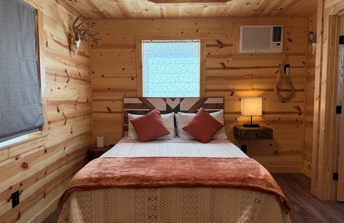 Gatesville Resort | TX Retreat | Lux Outdoor Experience in Texas Hills