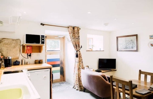 Cwmtirmynach Cottage | Ty Beic Country Apartments, The Stablenn