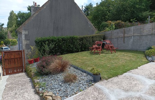 Lezardrieux House | Ty Bihan Lézard - Quiet house with garden close to the village, beach and port