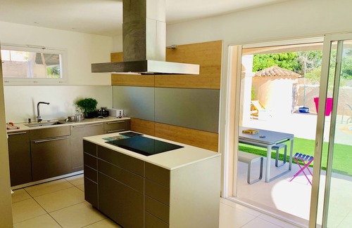 Vielle-Chapelle House | Ty'Bonheurs - Villa sleeps 8 with garden and pool, near the sea