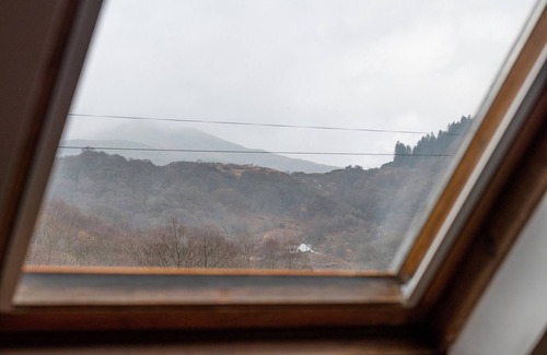 Gwynedd- Snowdonia Cottage | Ty Bont - Two Bedroom Cottage, Sleeps 5