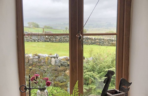 Trawsfynydd House | Ty Cerrig Cottage - Three Bedroom House, Sleeps 6