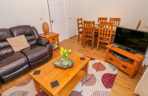 Ammanford House | Ty Cerrig