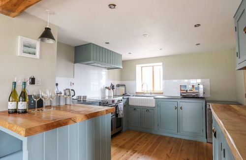 Llanddaniel Fab Cottage | TY CERRIG, pet friendly, with open fire in Llanfairpwllgwyngyll