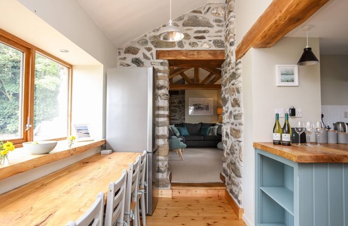 Llanddaniel Fab Cottage | TY CERRIG, pet friendly, with open fire in Llanfairpwllgwyngyll