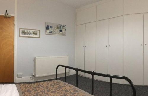 Cathays House | Ty Dogfield by Dream Short Stays