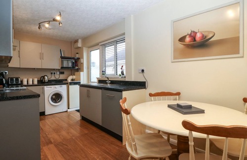 Morfa Bychan Cottage | TY GLAN MORFA, pet friendly, with a garden in Morfa Bychan