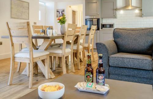 Trevor House | Ty Godro - Uk12745