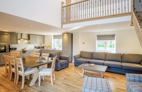 Trevor House | Ty Godro - Uk12745