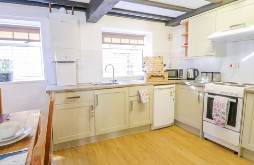Carno Cottage | TY HAF, pet friendly, luxury holiday cottage, with pool in Carno