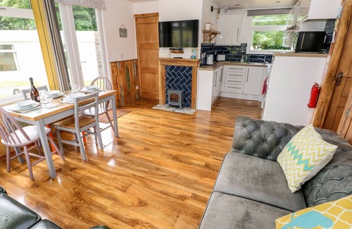 Haverfordwest Cottage | TY HAF, romantic, character holiday cottage, with a garden in Roch