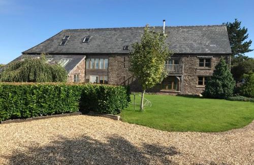 Glasbury House | Ty Hobi Bach - at the foot of the Black Mountains