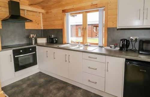 Dwyran Ski Chalet | Ty Mai, Parc Y Fronwen