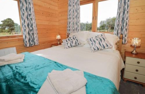 Dwyran Ski Chalet | Ty Mai, Parc Y Fronwen