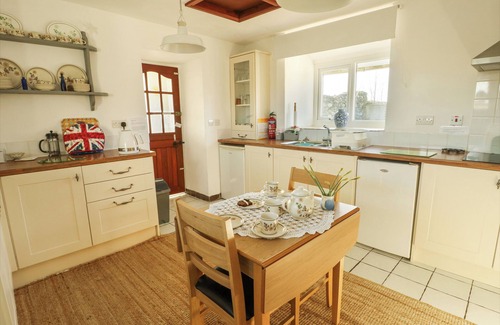 Llanfaethlu House | TY MAWR, pet friendly, with open fire in Llanfachraeth