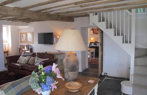 Porthmadog Cottage | TY MAWR PORTHMADOG, pet friendly, with open fire in Porthmadog