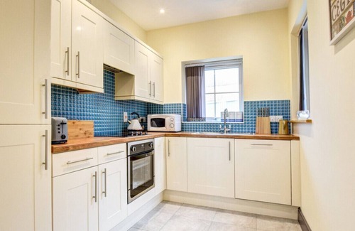 Llansantffraed House | Ty Pair - Two Bedroom House, Sleeps 4