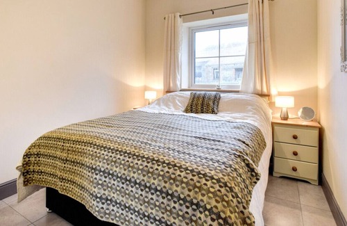 Llansantffraed House | Ty Pair - Two Bedroom House, Sleeps 4