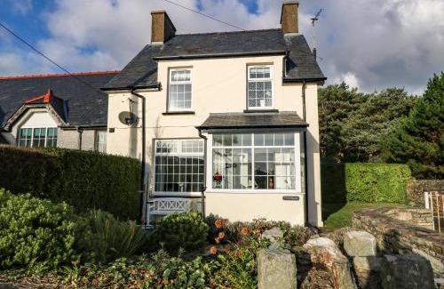 Morfa Bychan House | Ty'r Ysgol