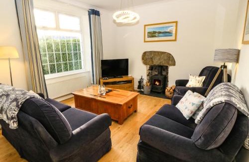 Morfa Bychan House | Ty'r Ysgol