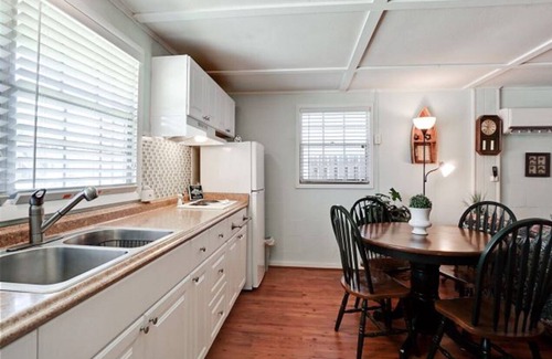 Cortez Cottage | Ty's Canal Cottage