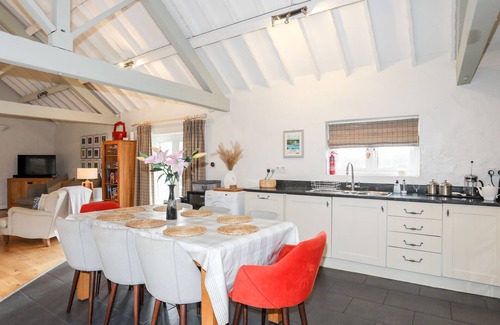 Newborough Cottage | TY SIAM, pet friendly, luxury holiday cottage in Newborough