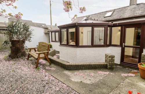 Llanddaniel Fab House | Ty Taid