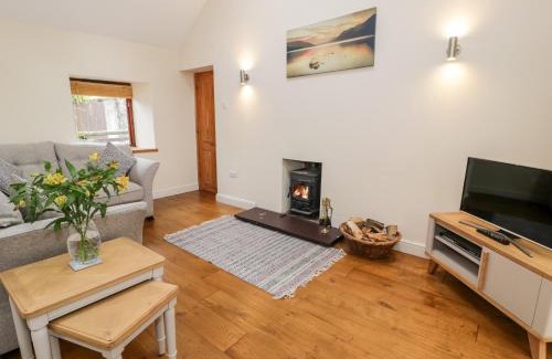Llanddaniel Fab House | Ty Taid
