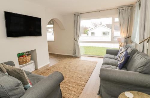 Rhosneigr House | Ty Taid