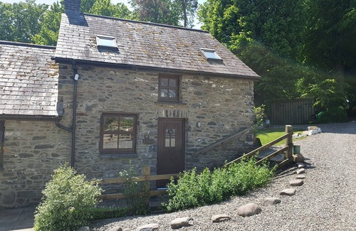 Llangybi Cottage | TY TWT, pet friendly, character holiday cottage, with open fire in