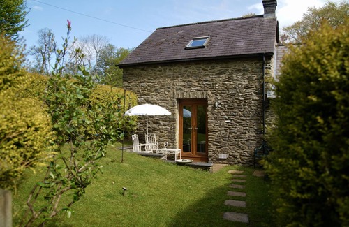 Llangybi Cottage | TY TWT, pet friendly, character holiday cottage, with open fire in