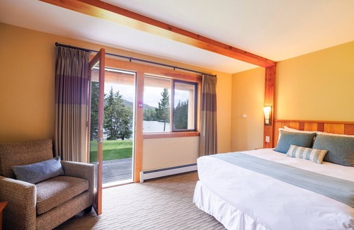Gold Bridge Hotel | Tyax Lodge & Heliskiing
