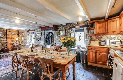 Newport Cottage | TYDDYN BACH, family friendly in Newport, Pembrokeshire