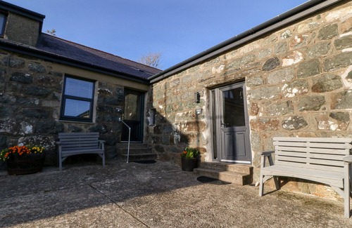 Llanystumdwy Cottage | TYDDYN SIANEL - CELYN, romantic, country holiday cottage in Criccieth