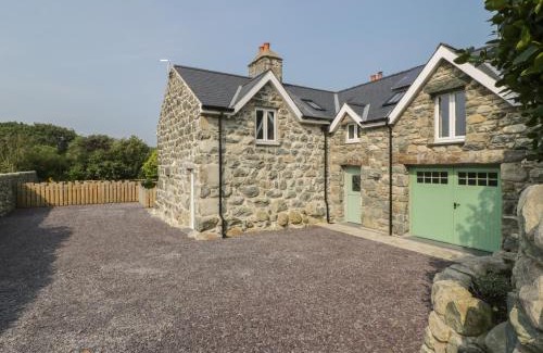 Dyffryn Ardudwy House | Tyn Ffynnon