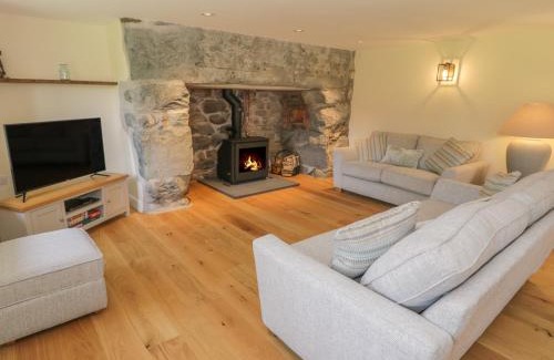 Dyffryn Ardudwy House | Tyn Ffynnon