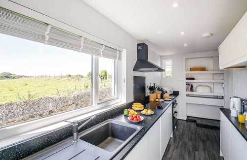 Moelfre Cottage | TYN Y BERTH, pet friendly, character holiday cottage in Benllech