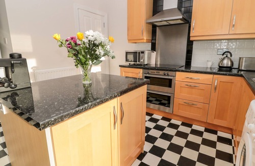 Tynemouth Cottage | TYNEMOUTH VILLAGE PENTHOUSE, family friendly in Tynemouth